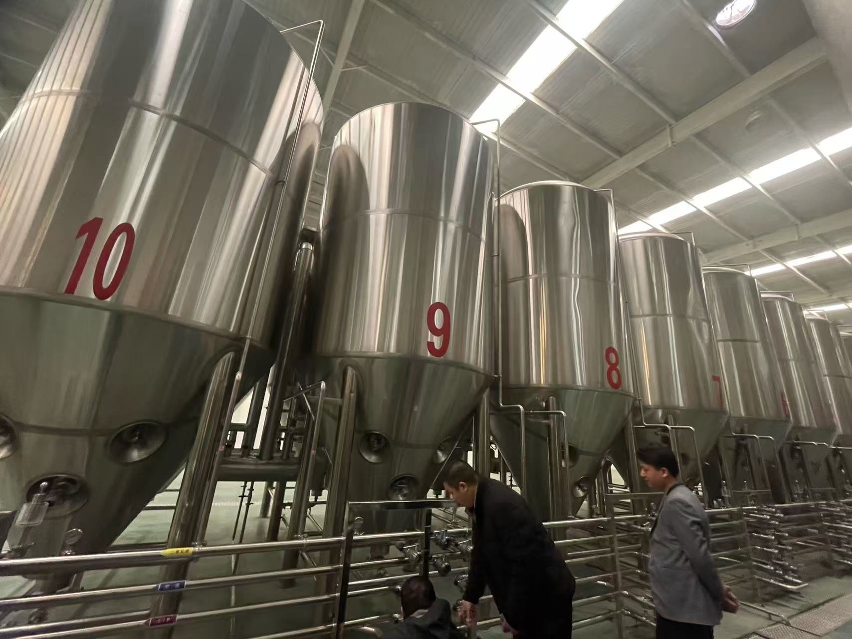 江门精酿啤酒设备厂—平面布置、设备设计、制造、调试、培训等一条龙服务